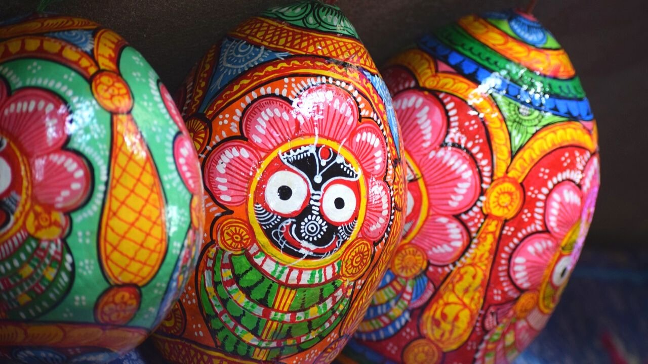 Raghurajpur, Odisha - Home to Pattachitra Artisans, a tourists favorite -  Tripoto