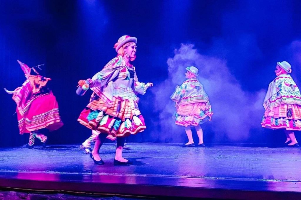 Enjoy the Origenes show at Sucre, Bolivia
