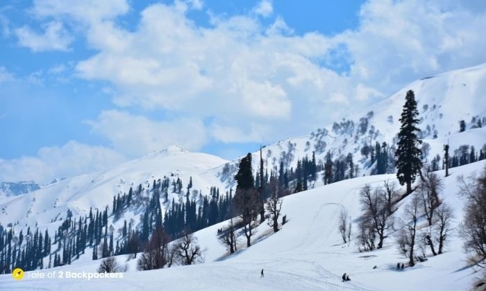 Snow at Gulmarg - is Kashmir safe for tourists